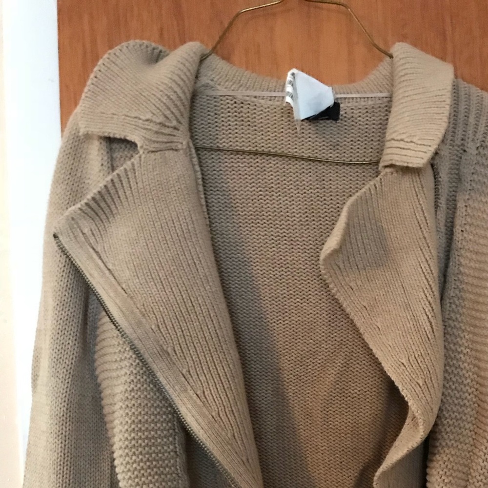 H&M Sweater with zipper